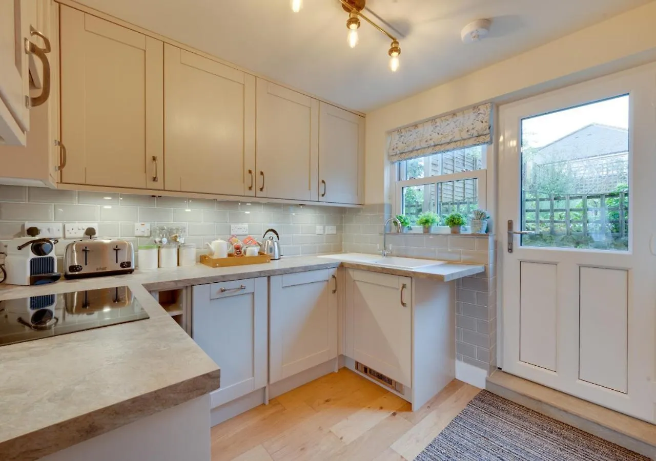 Munton Cottage Crakehall