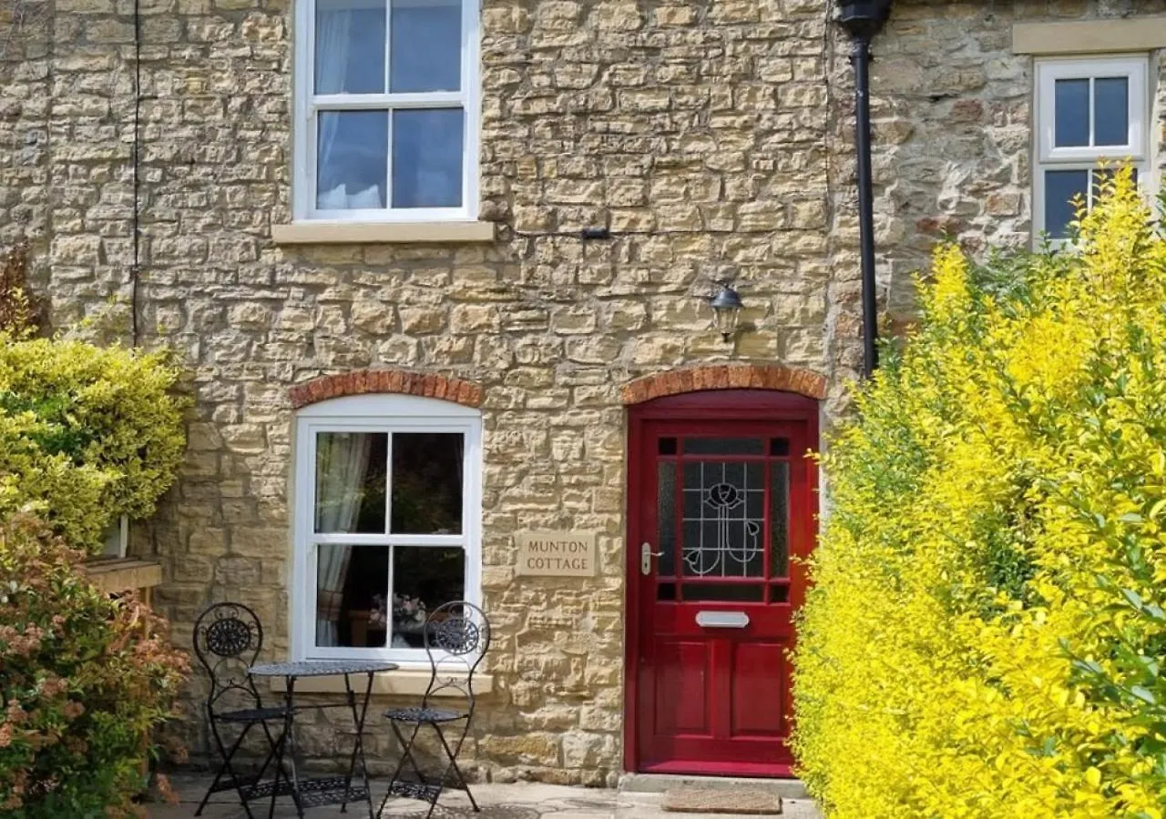 Munton Cottage Crakehall
